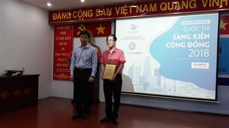 Giải thưởng Sáng kiến cộng đồng vinh danh thầy giáo sáng tạo