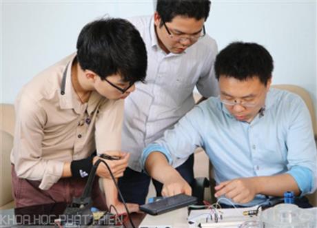 TP.HCM: Bế giảng khóa học có "giá" hơn 300 nghìn Euro về vi mạch