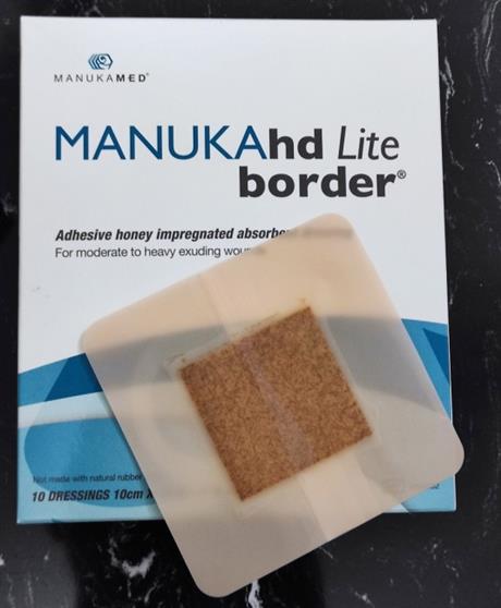 Băng gạc tẩm mật ong MANUKAMed