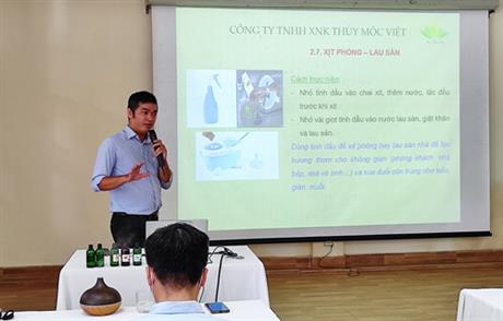 Chiết xuất tinh dầu bằng thiết bị chưng cất đa nguyên liệu ngay tại nhà