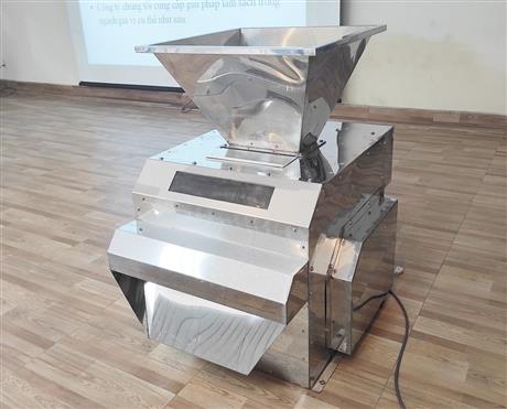 Máy tách đá, sỏi, sạn, tạp chất trong chế biến gia vị, thực phẩm