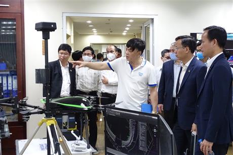 Giảng viên đến doanh nghiệp nghiên cứu khoa học