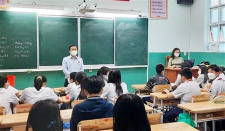 TPHCM: Khắc phục tình trạng học sinh âm tính nhưng chưa thể trở lại trường học