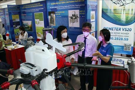 Gần 200 thiết bị công nghệ được giới thiệu tại sàn giao dịch công nghệ