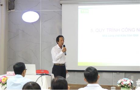 Nuôi trùn quế bằng rác thải hữu cơ thu nhiều lợi ích