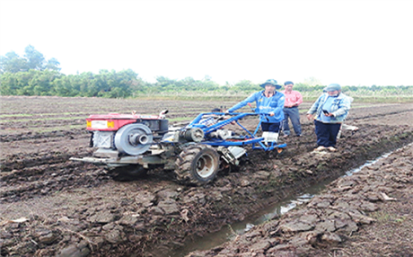 Máy gieo hạt đa năng giúp tiết kiệm 50% chi phí