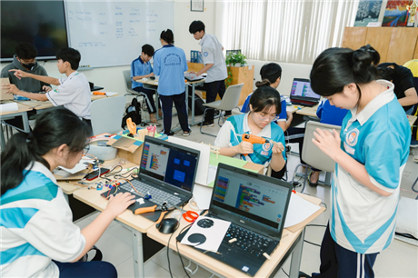 Học sinh THPT TP.HCM chinh phục thử thách cùng AI