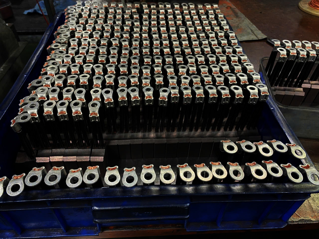 Chổi than E49, chổi than E50, chổi Than E55, Chổi than EG4, chổi than K14Z3, chổi than RC53