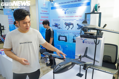 Sinh viên mang Robot, UAV đến trình diễn tại Techmart 2026
