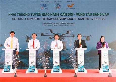 Thành phố đầu tiên ở ASEAN giao hàng vượt biển bằng UAV