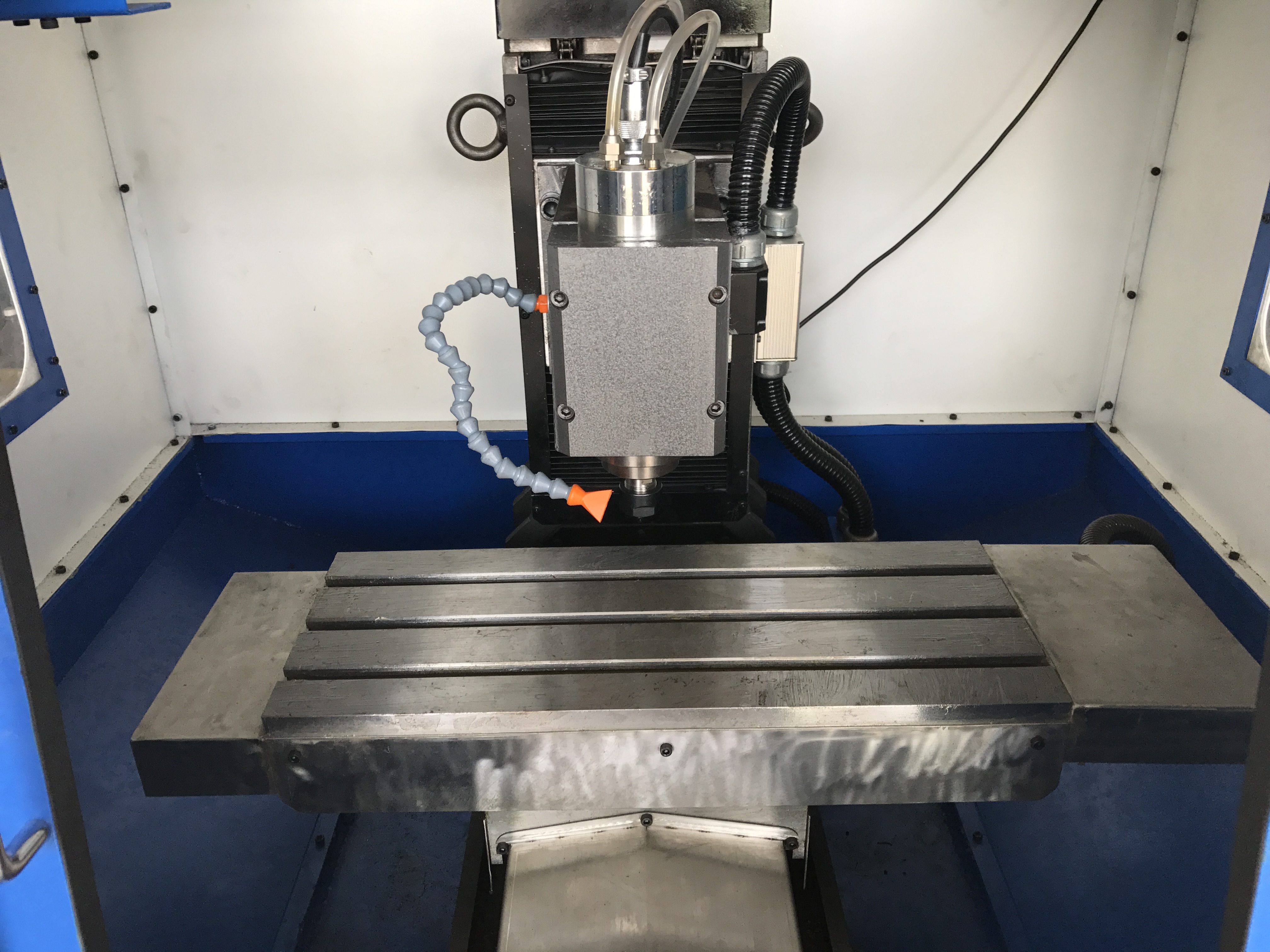 Milling and engraving CNC machine for small parts (Warrior 2030E)