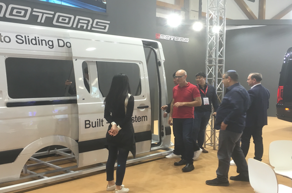 Công nghệ cửa trượt tự động cho dòng xe van được Hyundai công nhận